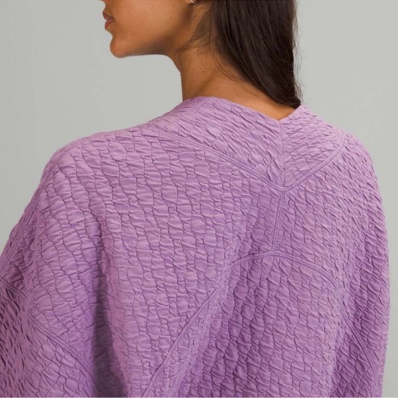 Lululemon Rippled V-Neck Pullover in Wisteria Purple SZ 4 - Picture 6 of 14